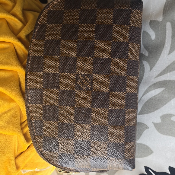 💯AUTHENTIC LOUIS VUITTON MAKE UP POUCH - Picture 1 of 7